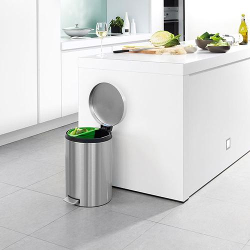 Thùng rác mà đặt tùy tiện thế này, bảo sao chăm chỉ làm việc mà cứ nghèo mãi | Tử Vi Cổ Học