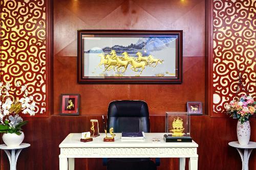 Treo tranh phong thủy ở văn phòng: Đúng nơi đúng chỗ mới vượng công danh | Tử Vi Cổ Học