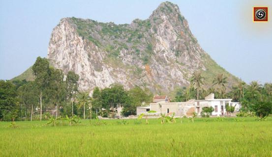 Kỳ bí ngọn núi thiêng xứ Nghệ | Tử Vi Cổ Học