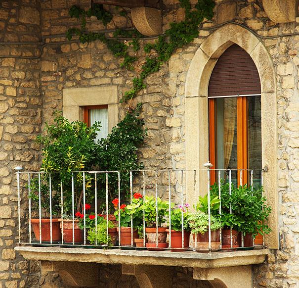 Phong thủy ban công với tài vận của chủ nhà | Tử Vi Cổ Học