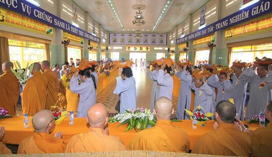 Lễ cúng cô hồn ở các nước cũng đặc biệt | Tử Vi Cổ Học