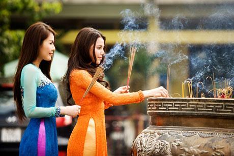 Ngày tốt giờ đẹp mở hàng, khai bút, xuất hành và đi lễ đầu năm 2019 | Tử Vi Cổ Học