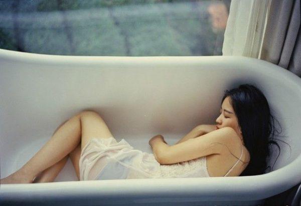 Chớ ham đàn ông nhiều tiền, hãy chọn người dù bận rộn đến đâu cũng dành thời gian cho bạn | Tử Vi Cổ Học