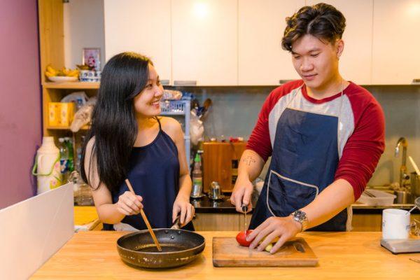 Chớ ham đàn ông nhiều tiền, hãy chọn người dù bận rộn đến đâu cũng dành thời gian cho bạn | Tử Vi Cổ Học