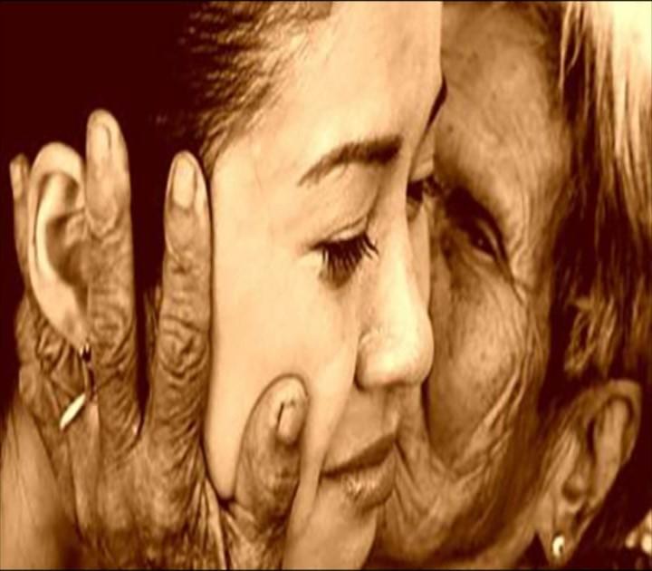 “Lúc cha mẹ cho con thứ gì, con đều nở nụ cười, lúc con cái cho cha mẹ thứ gì thì cha mẹ khóc” | Tử Vi Cổ Học