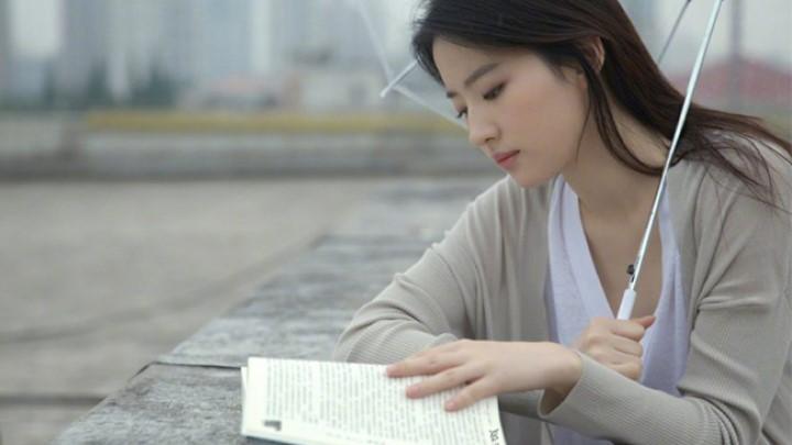 Gửi đàn bà ly hôn: Cứ sống thật hạnh phúc, sao phải sợ miệng lưỡi người đời | Tử Vi Cổ Học