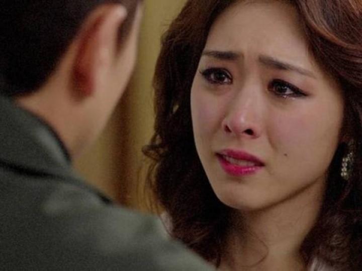 Thanh xuân ngắn lắm, bớt ngoan và bớt hy sinh đi hỡi đàn bà! | Tử Vi Cổ Học